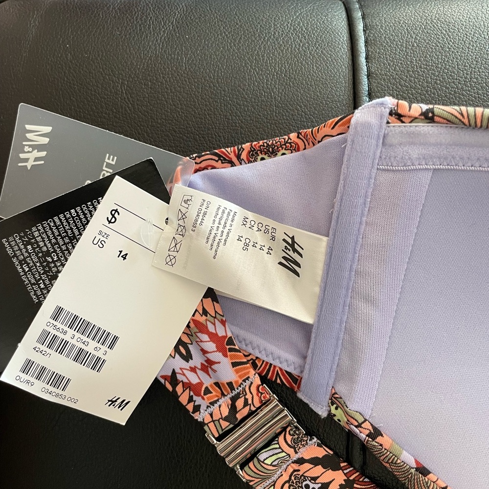 NWT h and m bikini top - Picture 4 of 4